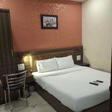 Hotel Orange International-Santacruz Bombay Esterno foto